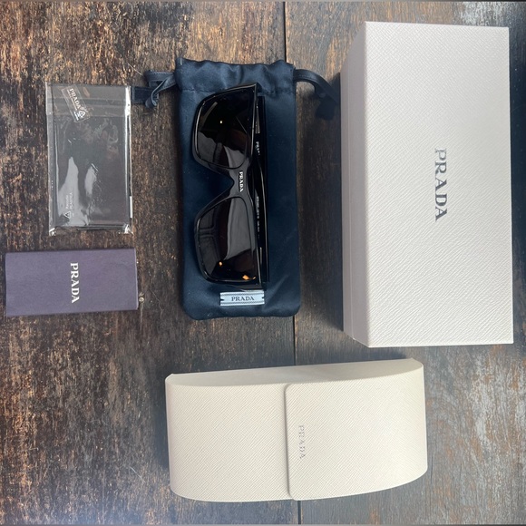 Prada Sunglasses PR 09YS - Picture 5 of 10